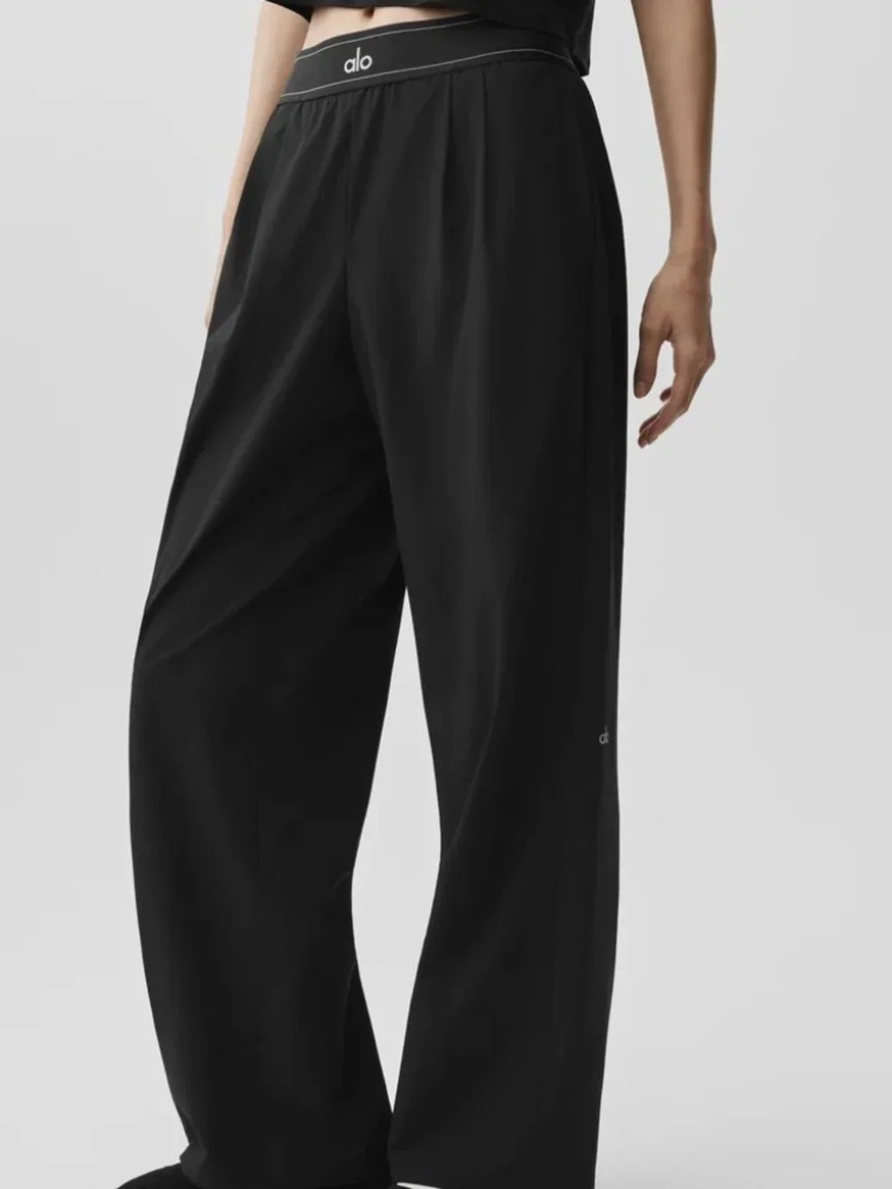 NWT🖤ALO Yoga Suit Up Trouser Black (Regular) sophisticated minimalist style 🧥